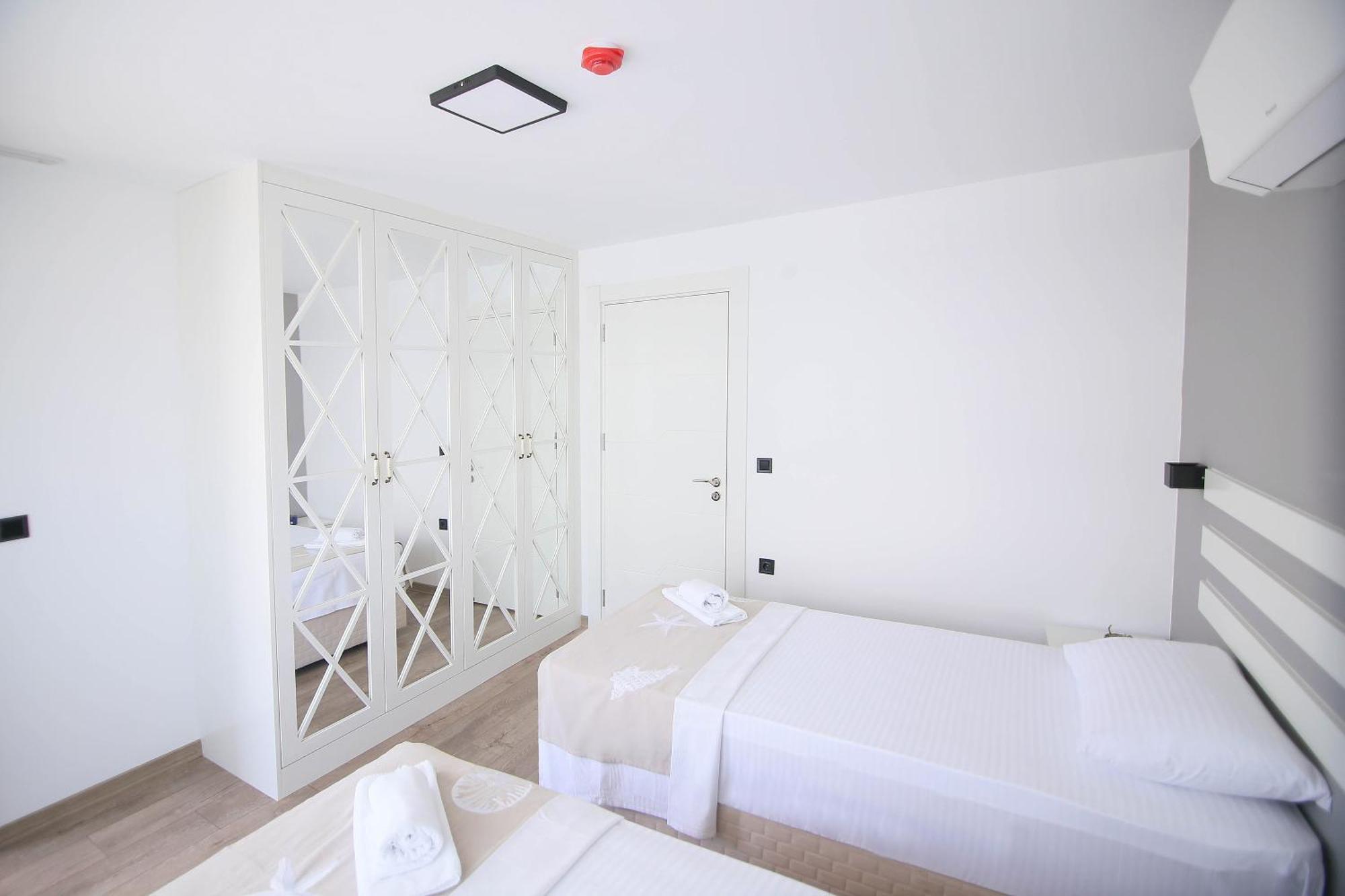 Krem Marin Otel Чешме Екстер'єр фото